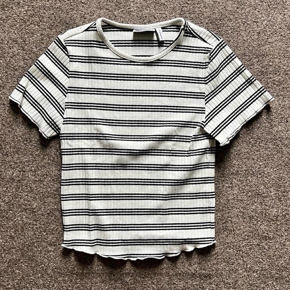 ASOS Black & White Striped Crop Top T-Shirt Lettuce Edges Women’s Size 0 / XS - Picture 1 of 6